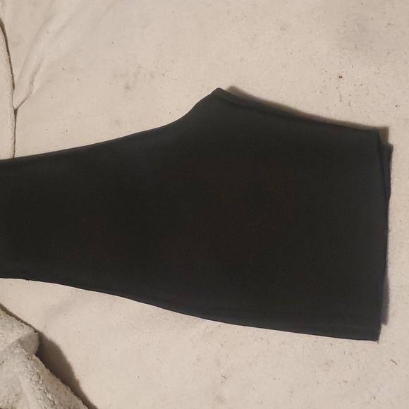 🔴Curves workout form fit % body shaping shorts foam style material - Picture 3 of 9